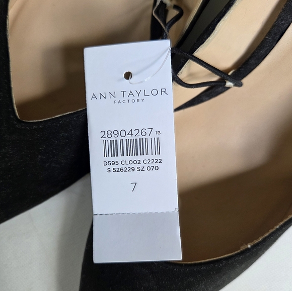 Ann Taylor Black Suede Pumps Size 7 NWT - Picture 5 of 7